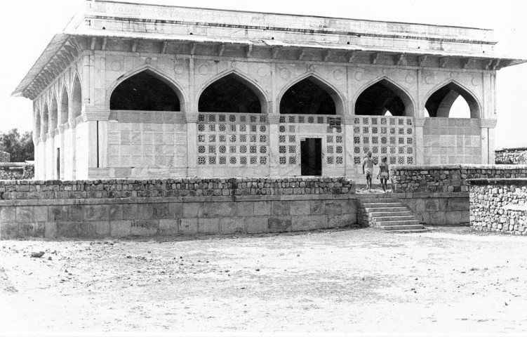 2.Chaunsath Khambha- Archival photograph of the 20th century (Small)